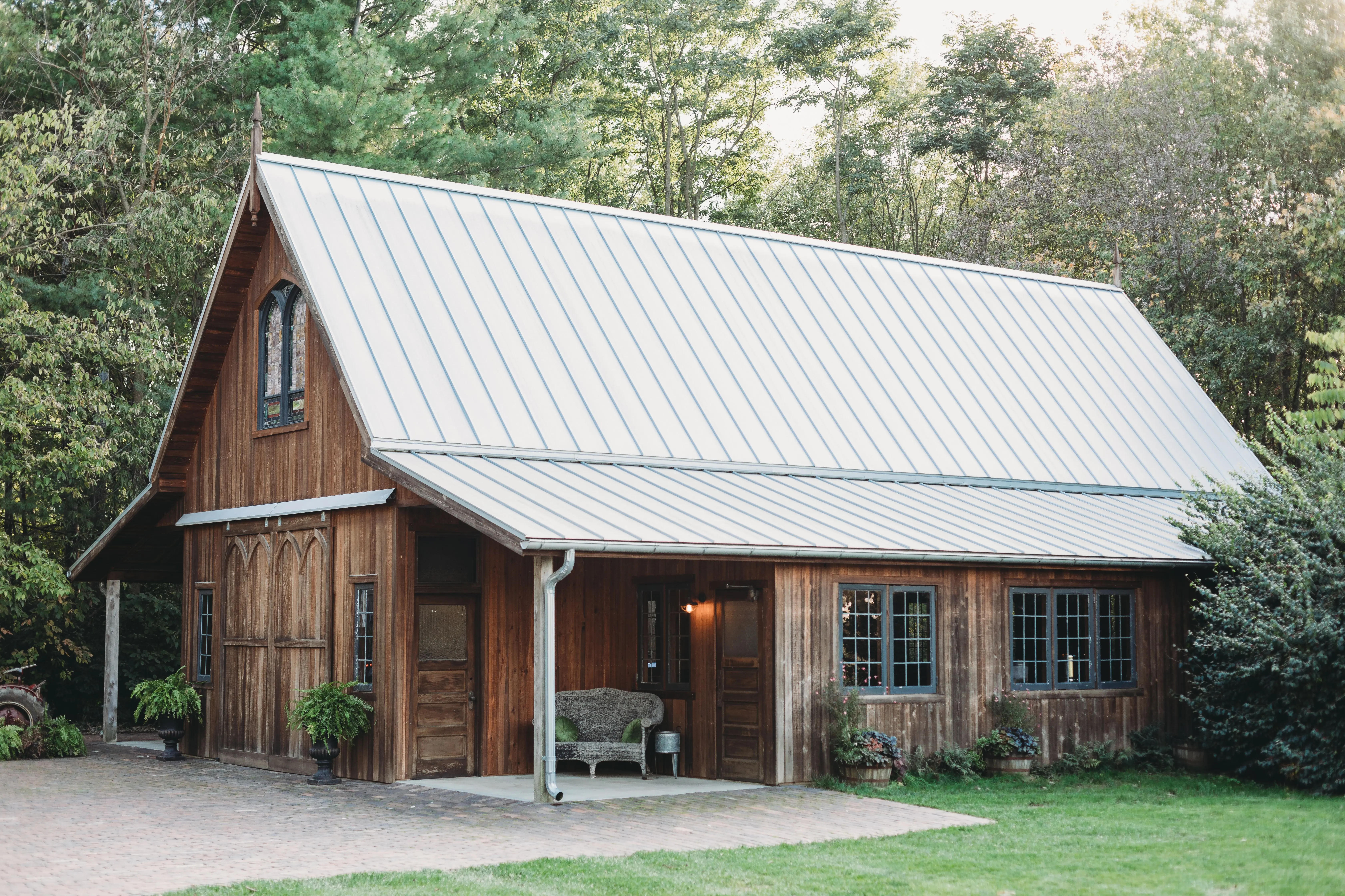 Homeowners Guide to Metal Roof Installation (Step-By-Step Guide)